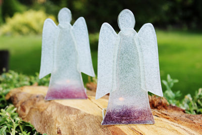 Skleněný svícen anděl 14cm - bílo-fialový