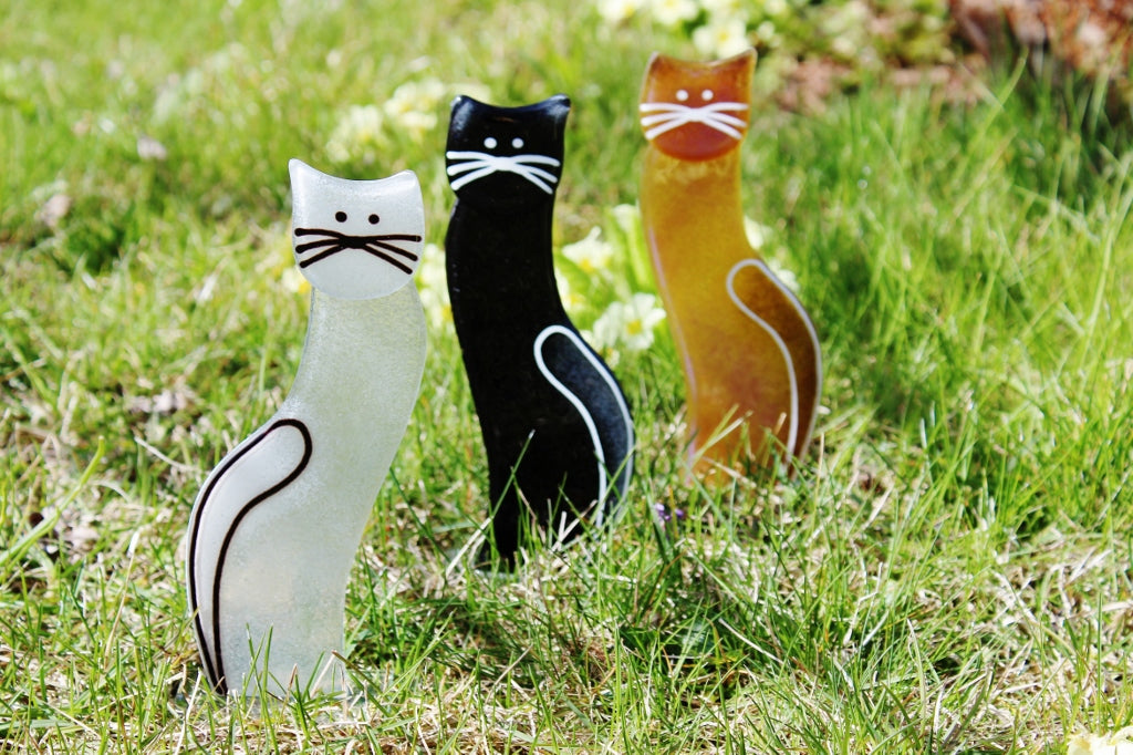 Skleněná figurka kočka "F" - bílá
