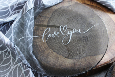 Šedý dezertní talířek prům. 20cm - LOVE YOU