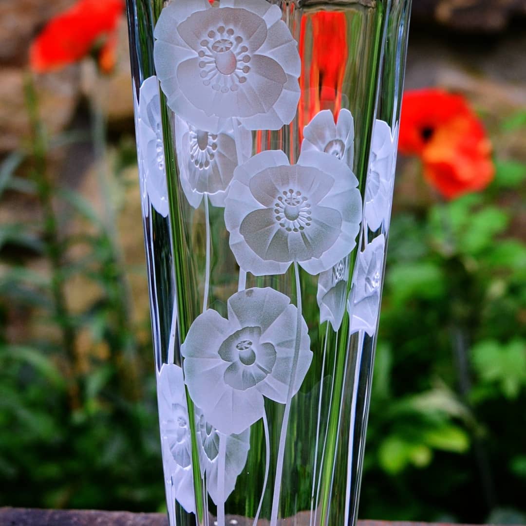 Ručně zdobená skleněná váza na květiny Ateliér Žampach