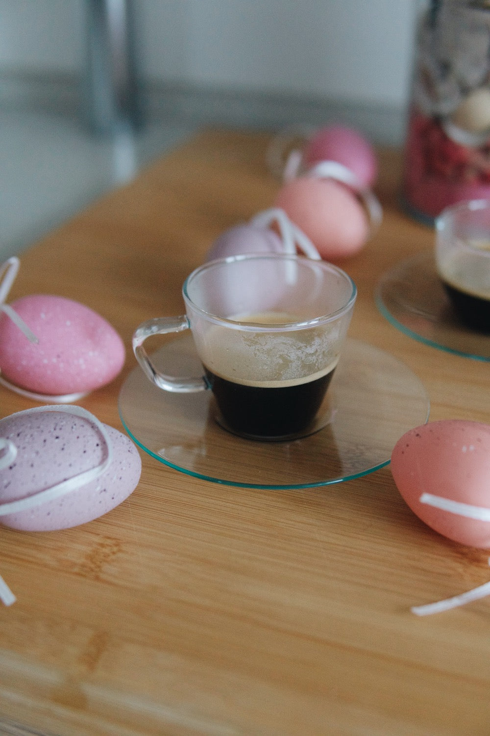 Skleněný hrnek na espresso Simax Presso 0,1 l s kávou