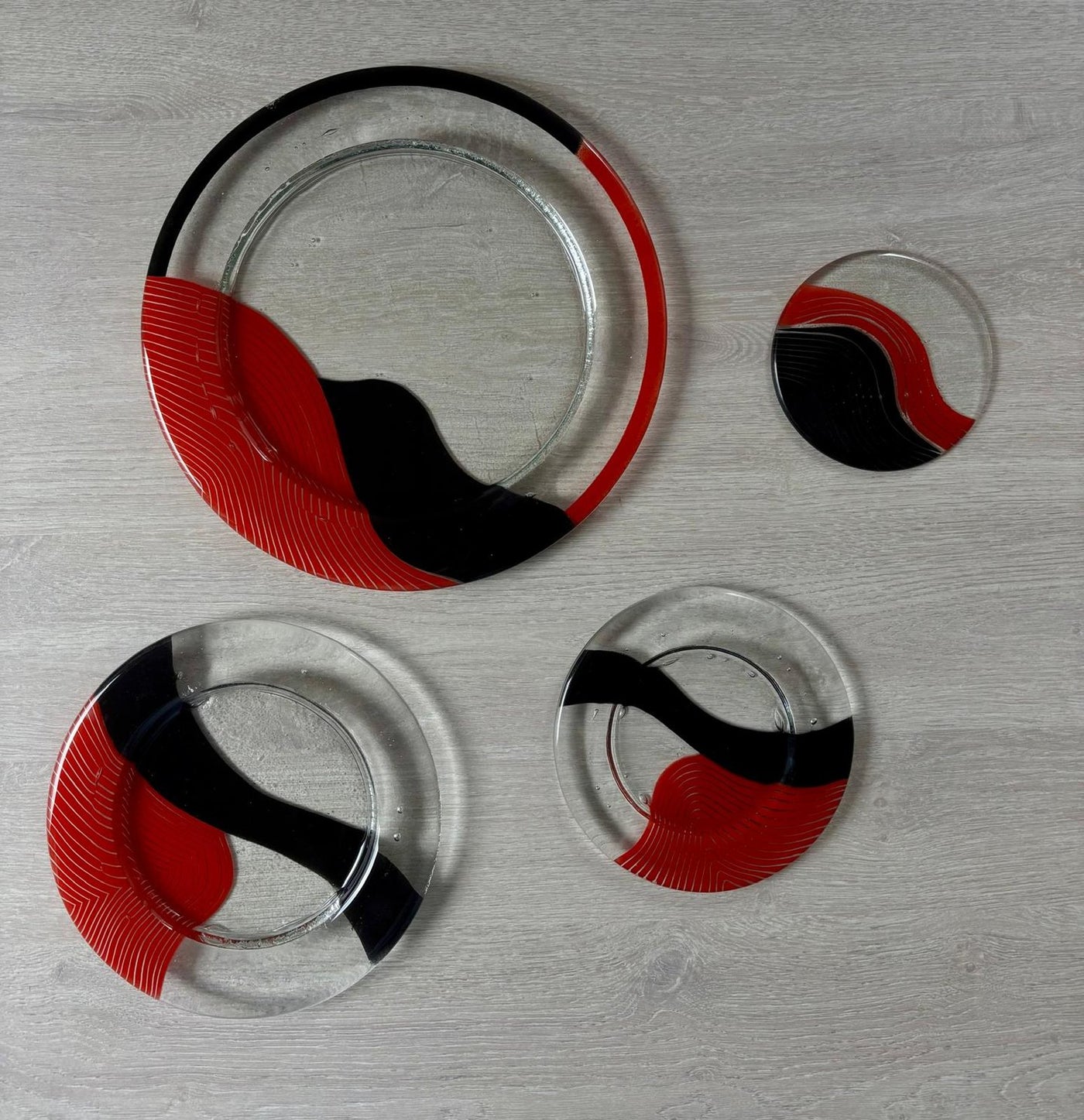 Set kulatých talířů s podtáckem R14