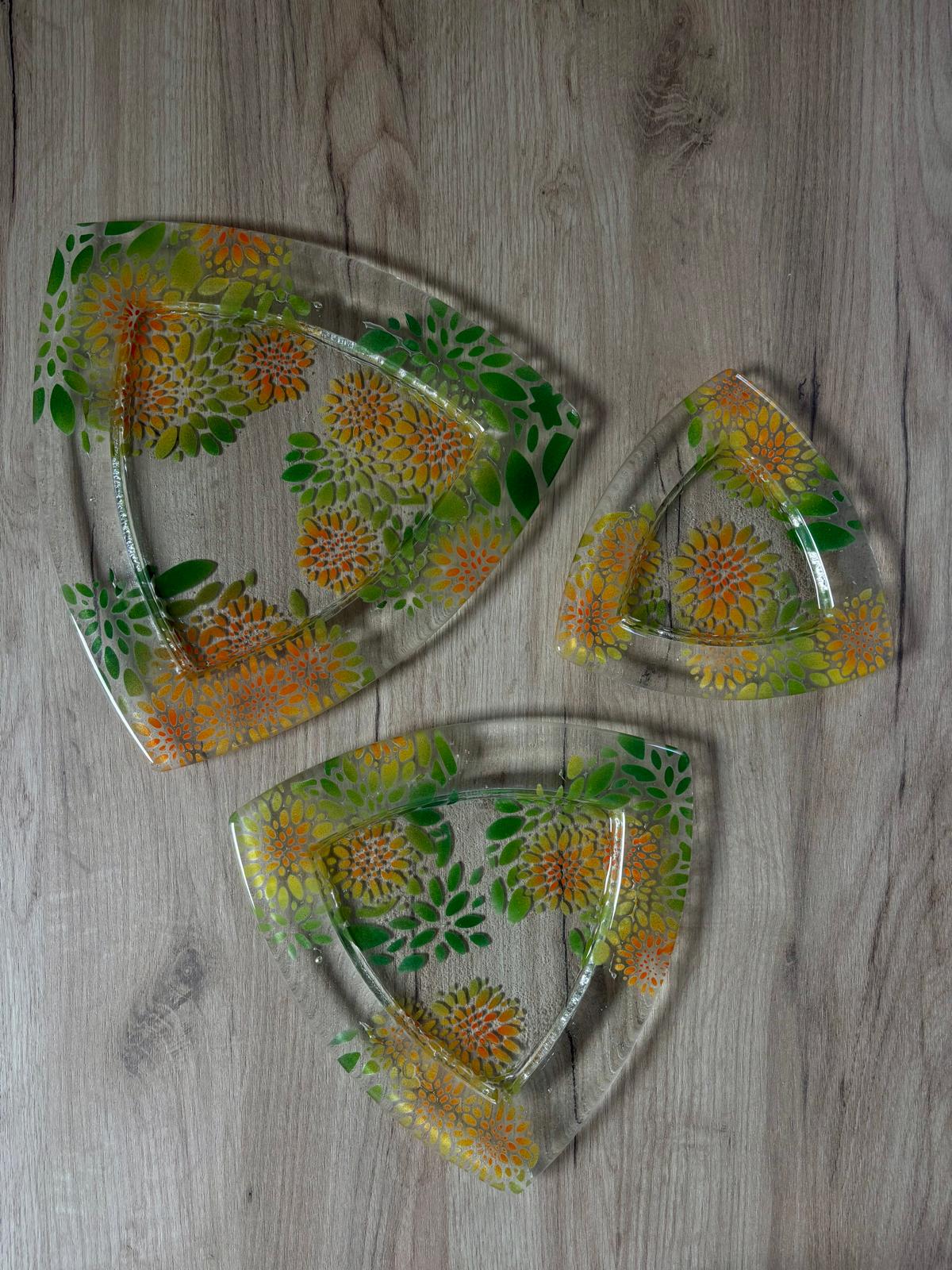 Set trojúhelníkových talířů N12